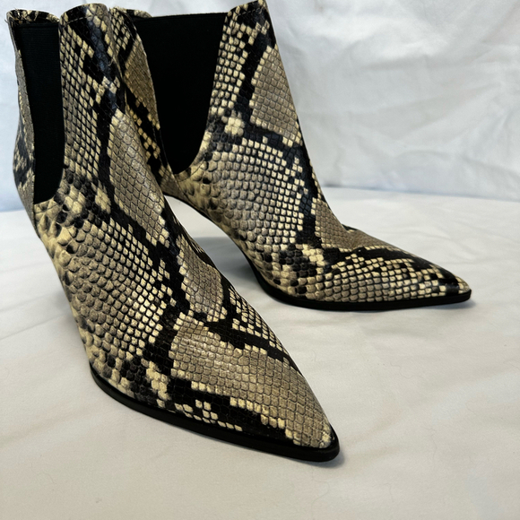 Zara  Runway Snakeskin Print Leather Kitten Heel Booties - Picture 1 of 6